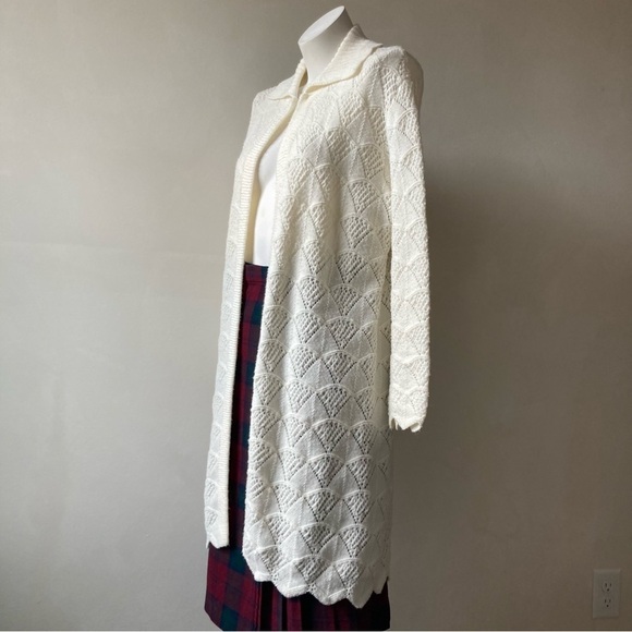 Wintuck | Vintage Acrylic Crochet Knit Long Cardigan Duster Shawl - Picture 3 of 9